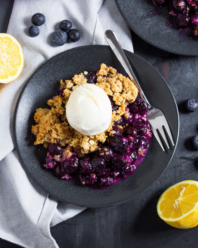 lemon-and-blueberry-crumble-4